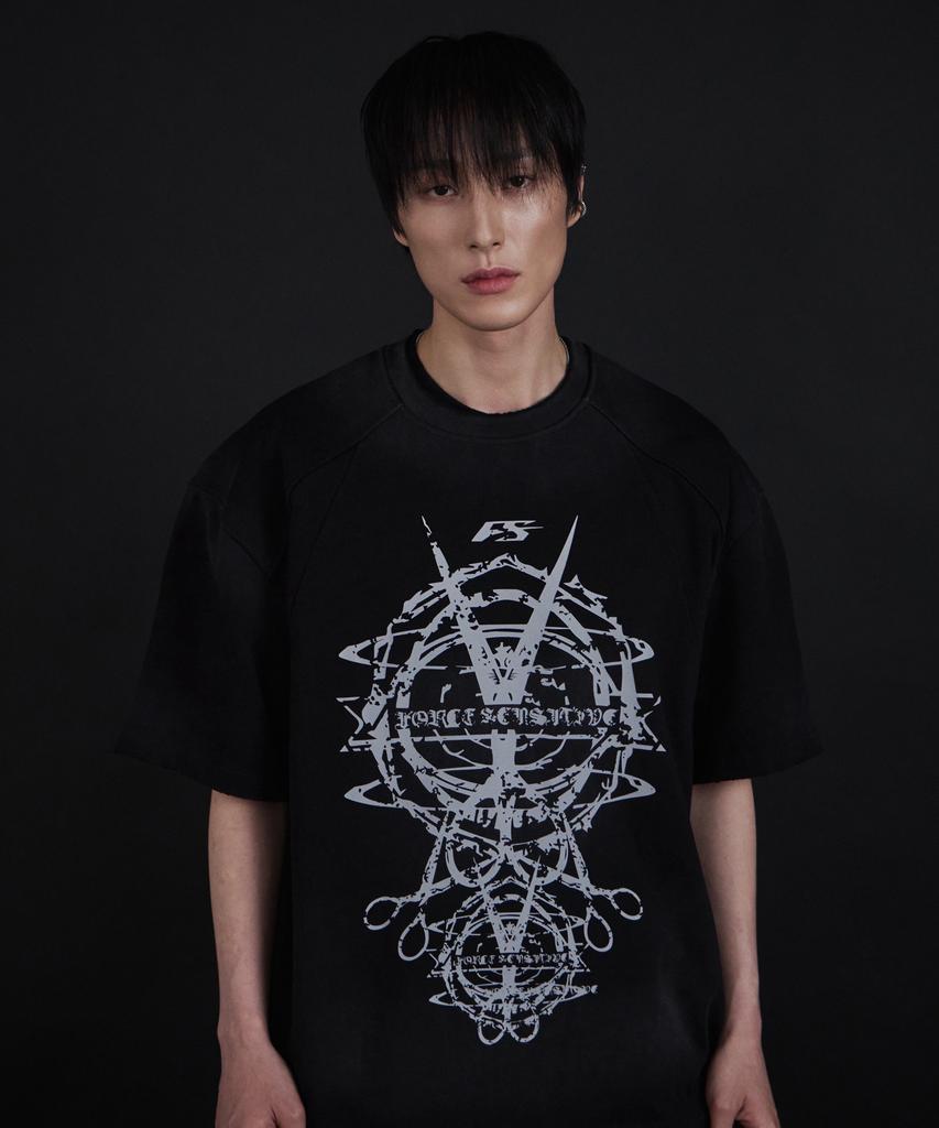 Poseusenseutibeu Darkness Scissors T-Shirt (Bk/Gr)
