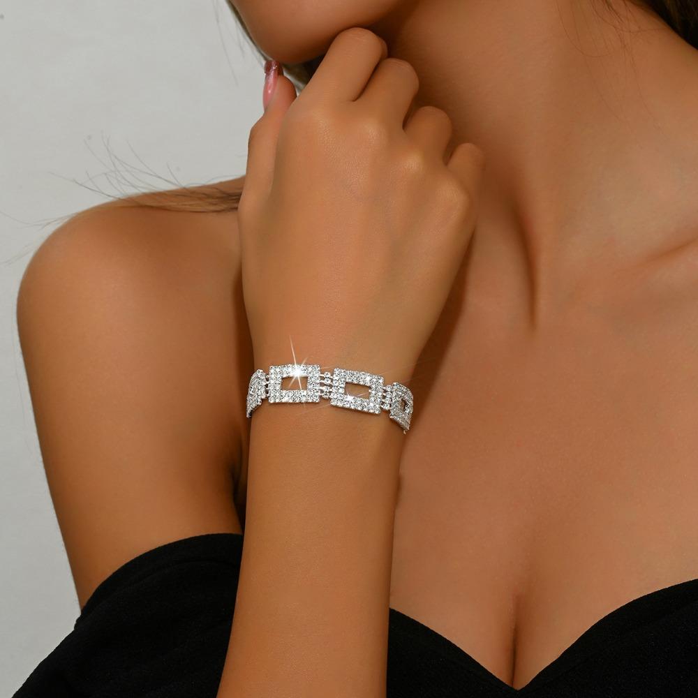 Jewelry Set High-end Full Diamond Three-piece Necklace Earrings Earrings Bracelet Dress Jewelry Accessories