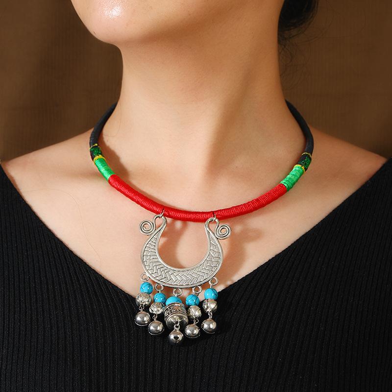 A few retro collars Miao short tassel neck chain woven Tibetan silver collarbone necklace women's performance accessories