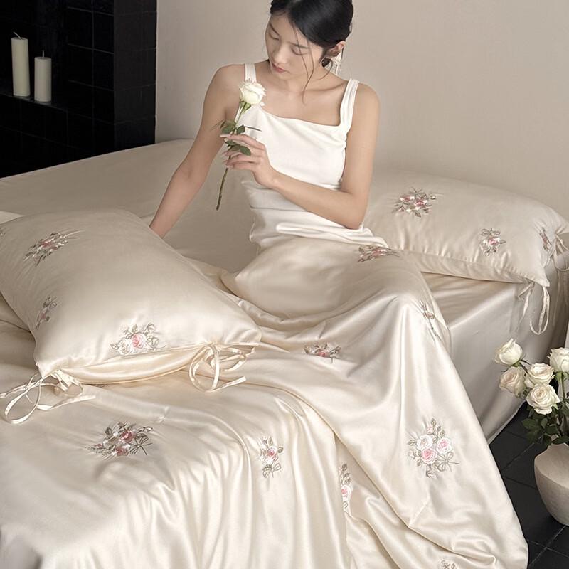 Brangdy Ice Silk Cooling Embroidered Rose Washable Thin Comforter