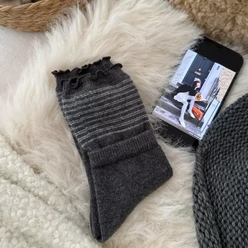Boneless stacking socks women's socks ins autumn and winter wool socks women's thickened warm fungus lace pinstriped medium tube socks