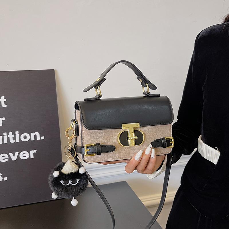 Retro Tassel Small Square Bag Fashion Exquisite Ladies Handbag Niche Shoulder Crossbody Bag Genie Hanging PU Material