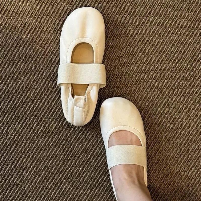 

Cowhide version retro square head leather flat-soled single shoes women s shallow mouth word with ballet shoes low heel Mary Jane shoes 40