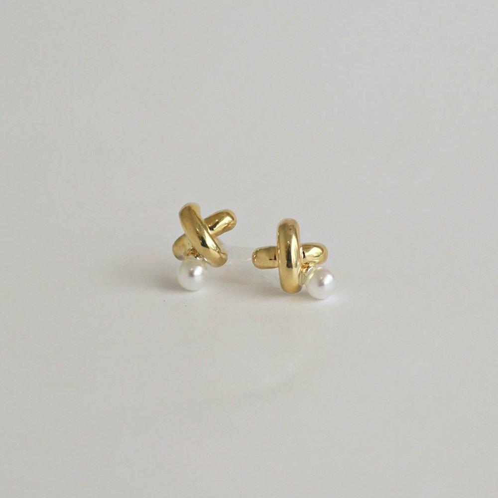 [ Modernlike / Headquarters Genuine ] 14K Gold-Filled Silver Pearl X Stick Curve Earrings