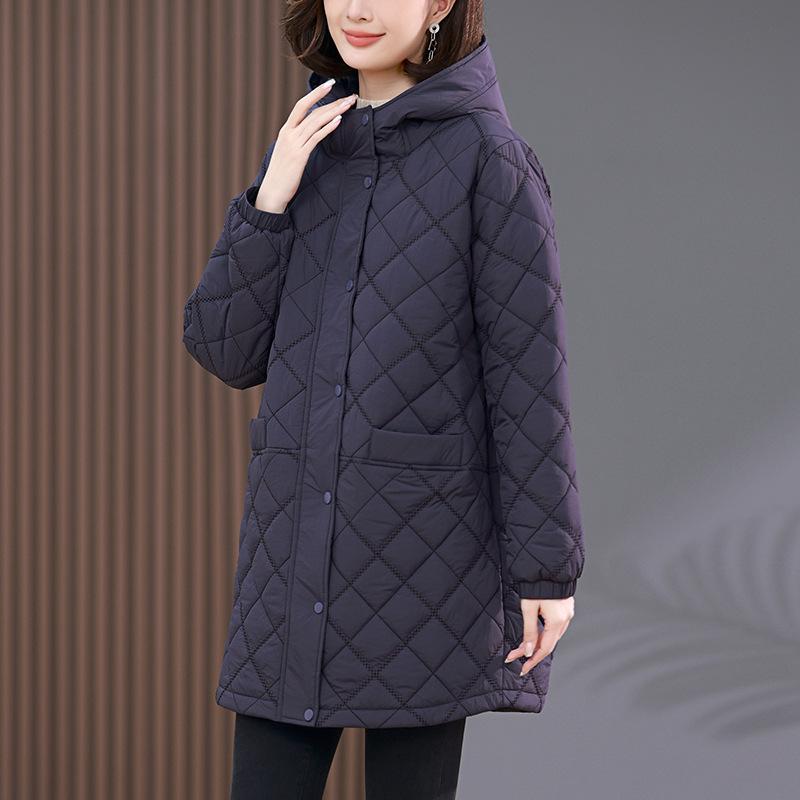 

Женское зимнее пальто 2024 года с капюшоном на пуху и хлопке с ромбовидным узором для мам среднего возраста L (120-135 kg)