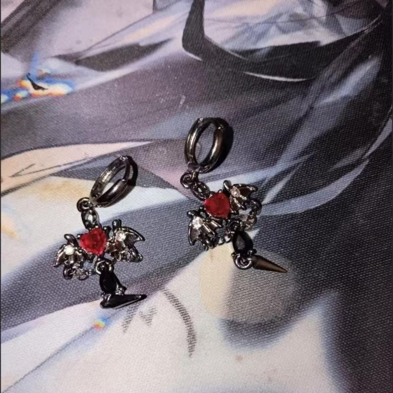 Gothic Bat Wing Dangle Earrings With Chain And Fringe For Punk Rock Fashion Lovers