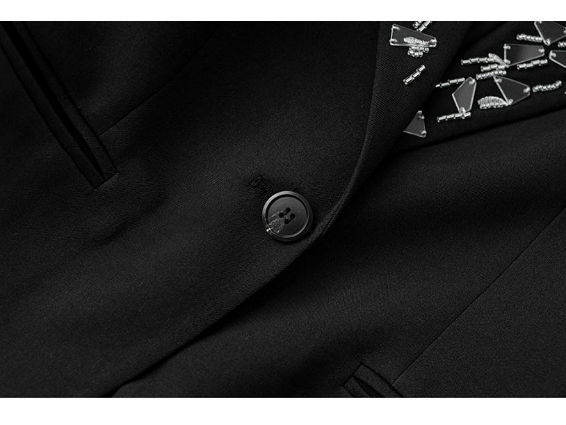 2025 Autumn New V-neck Black Blazer with Heavy Beading and Waist-Cinching Design