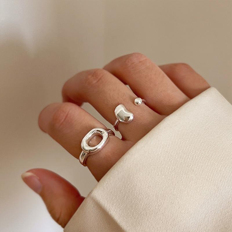 Versatile Adjustable Open Oval Ring - Trendy Irregular Bean Design for Women's Index Finger.