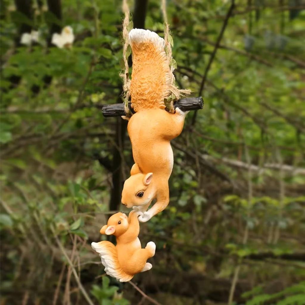 NOELAMOUR Garden Figurine - Cute Squirrel Family Hanging Animal Resin Ornament for Gardens and Gardening - Statue/Decoration