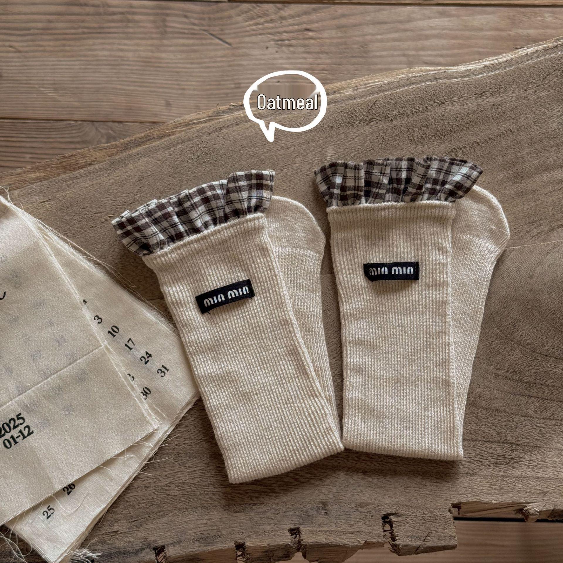 

Plaid Lace Mid-Tube Cotton Socks for Girls – Trendy Autumn/Winter Collection One size (sock length around 32CM), fits ages 2-12