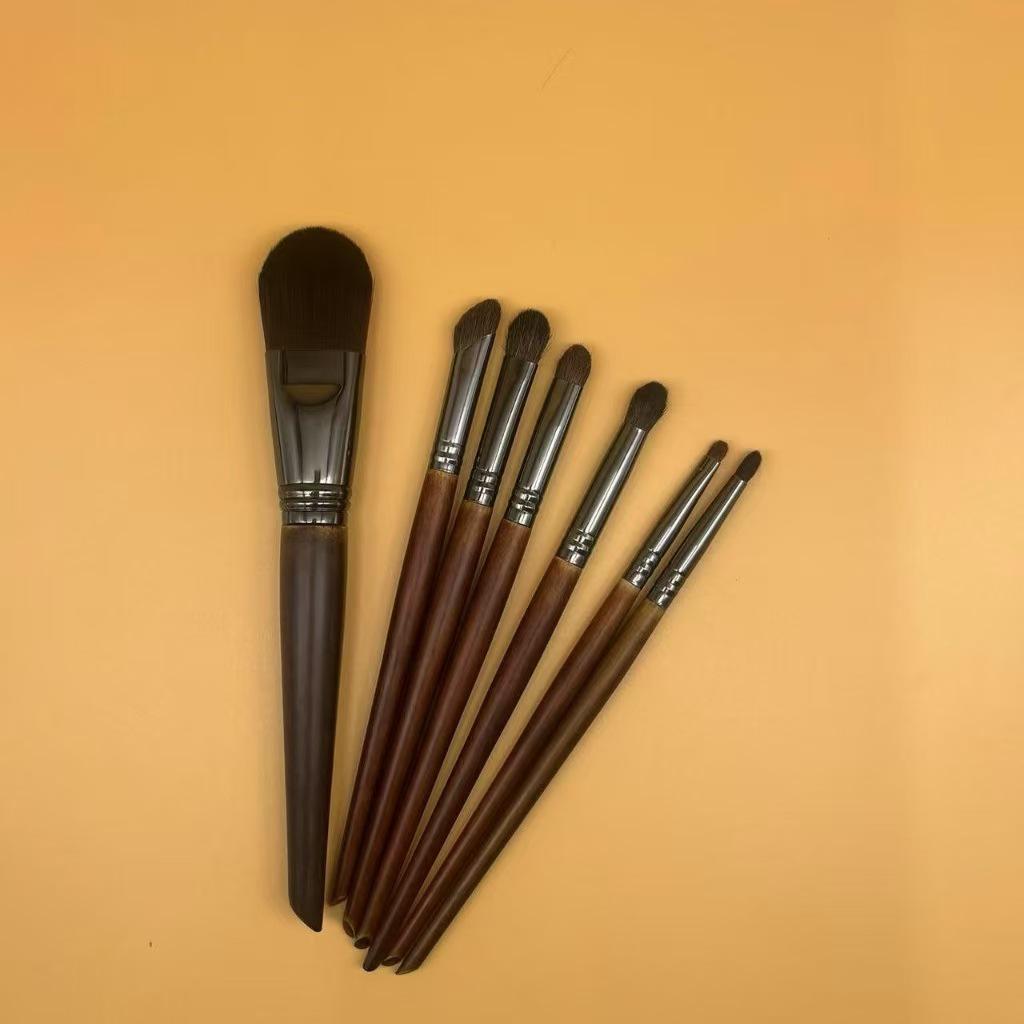 

7-Piece Animal Hair Makeup Brush Set: Powder, Blush, Foundation Tools for Beginners