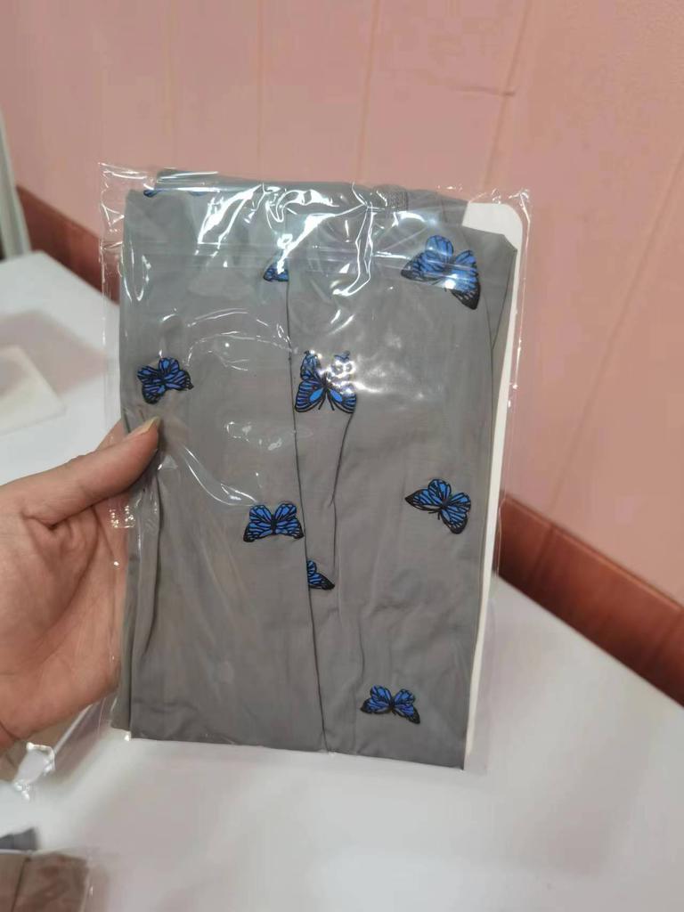 Horse Oil Socks Are Fattened And Silky, Sexy One-Piece Stockings Can Be Inserted Into The Outer Wear, Large Size, Naked Bare Legs, Thin Legs.