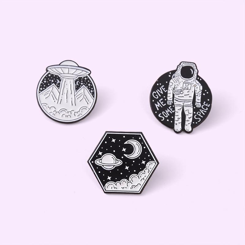 Creative Astronaut Geometric Brooch Made Of Alloy With Colorful Enamel For Distinctive Fashion