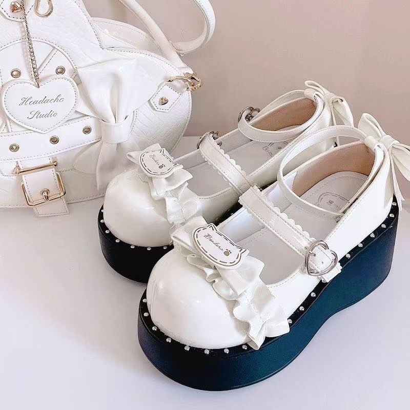 Celebrity Xiaoxiangfeng new temperament light and comfortable small leather shoes 2024 spring popular casual versatile skirt shoes