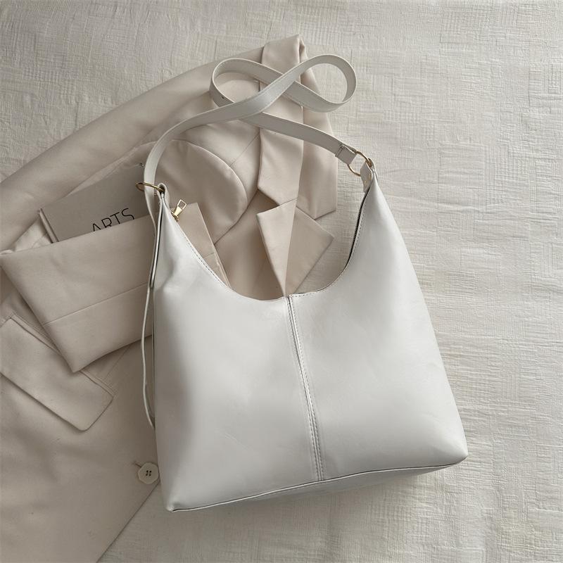 Retro commuting texture 2025 casual large capacity popular this year Korean version temperament underarm tote shoulder bag women's bag