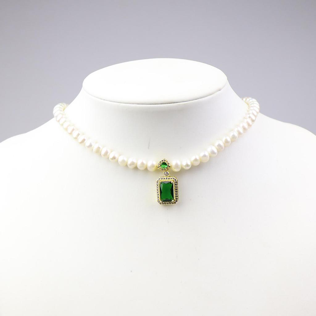 High-End Freshwater Pearl Necklace with Emerald Pendant - Women's Elegant Choker Gift