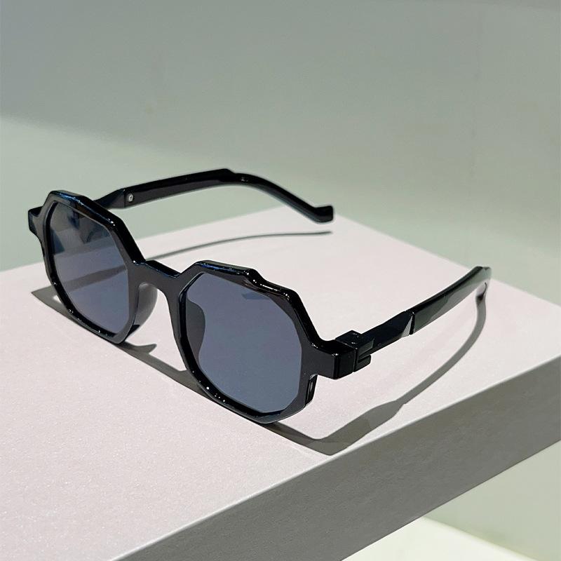 Vintage Irregular Sunglasses Women For Men Luxury Brand Design Sun Glasses Punk Popular Hip Hop Outdoor Travel Eyeglasses UV400