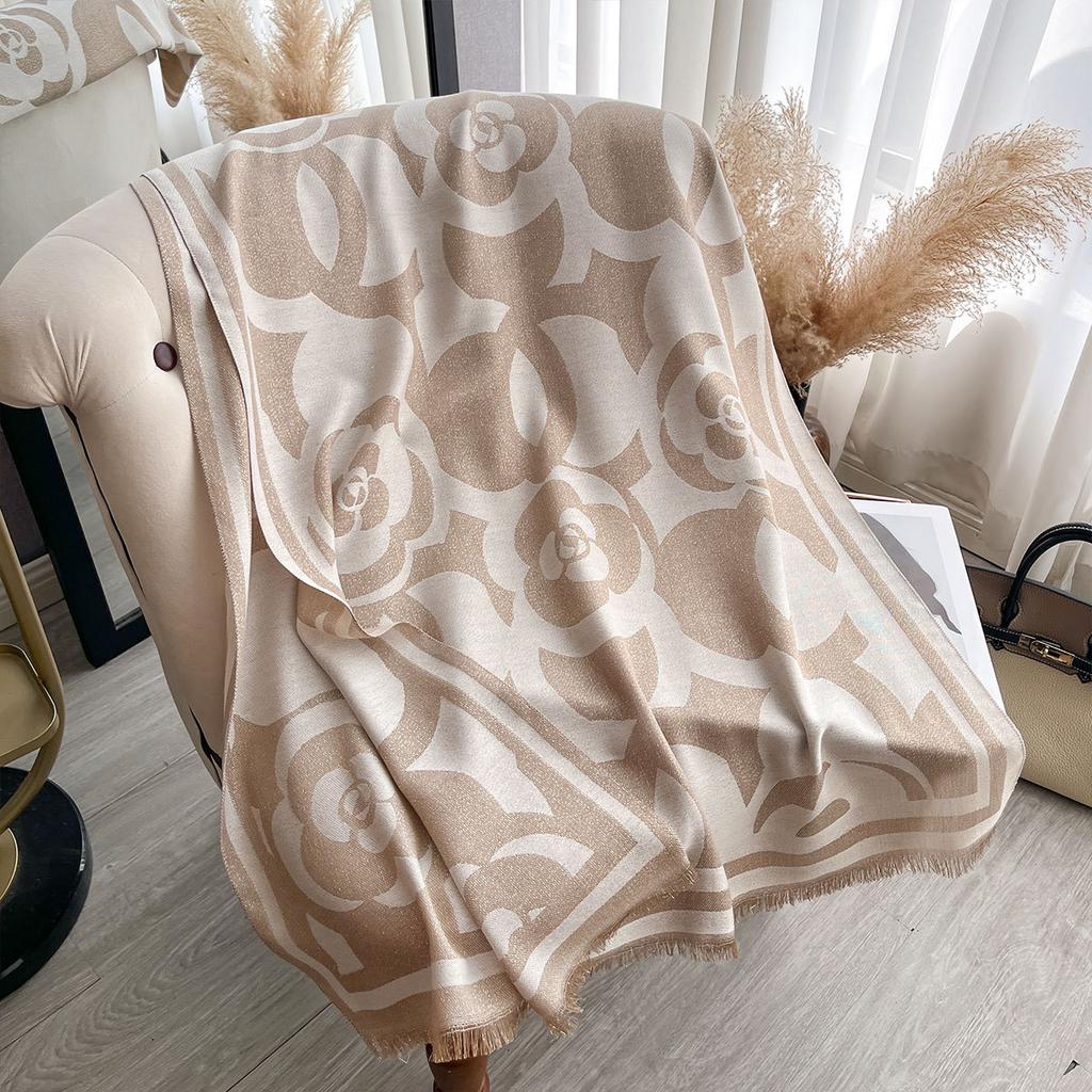 Dünner Vielseitiger Seidenschal Doppelseitiger Goldfaden Imitationskaschmirschal Hochwertiges Warmer Schal Kamelie Reiseschal