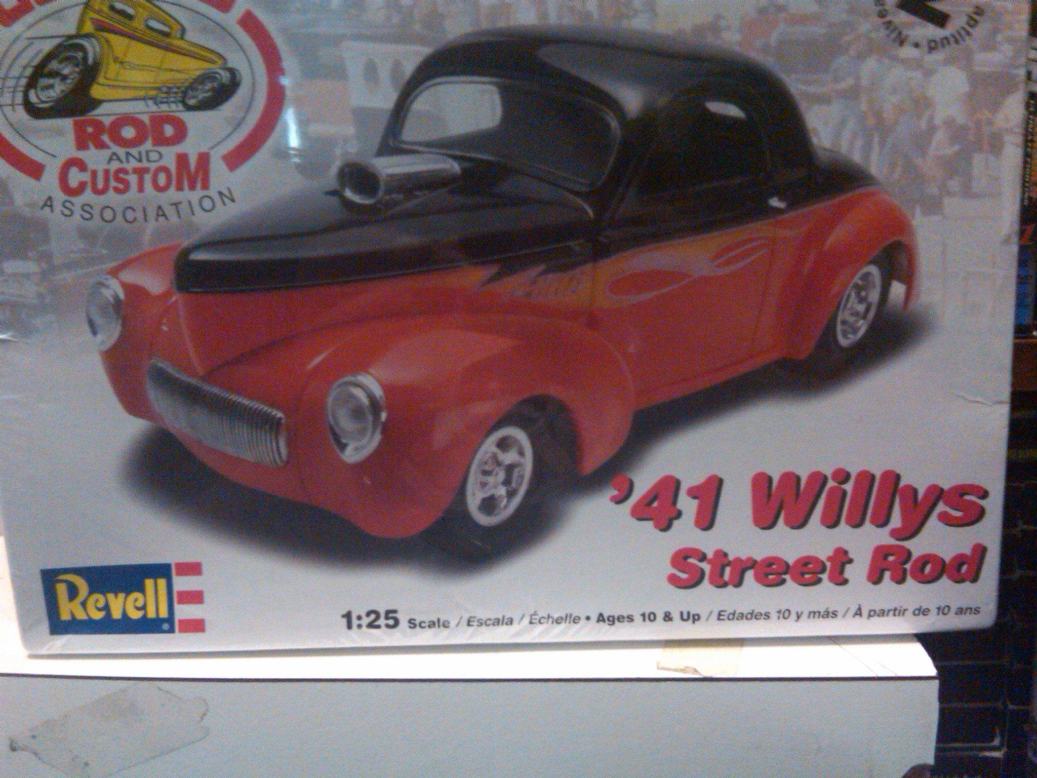 

Хорошие парни Willys Street Rod 02023 1/25