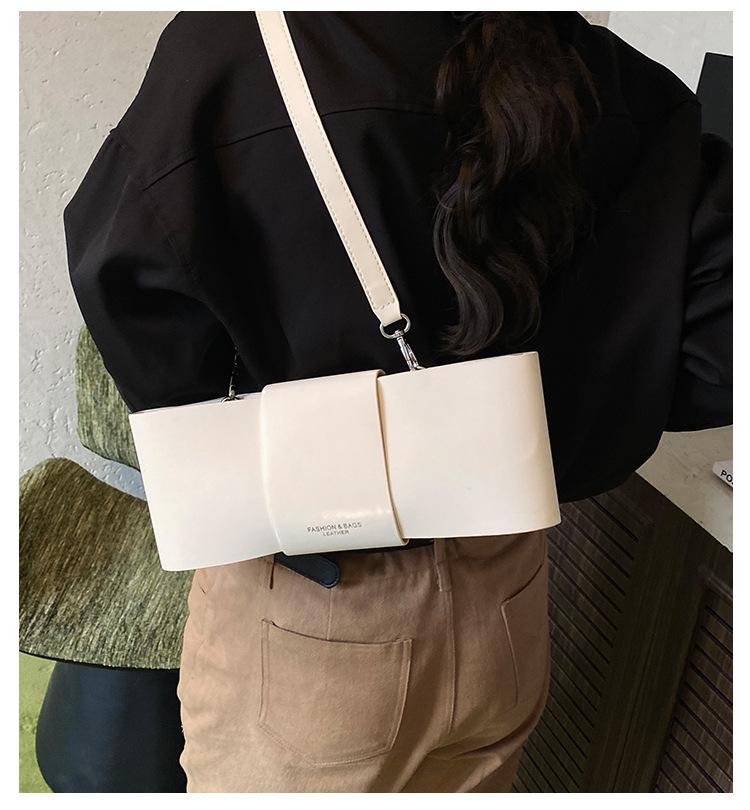 This year, the popular super hot small bag women's 2025 new fashion versatile messenger bag high-end bow armpit bag