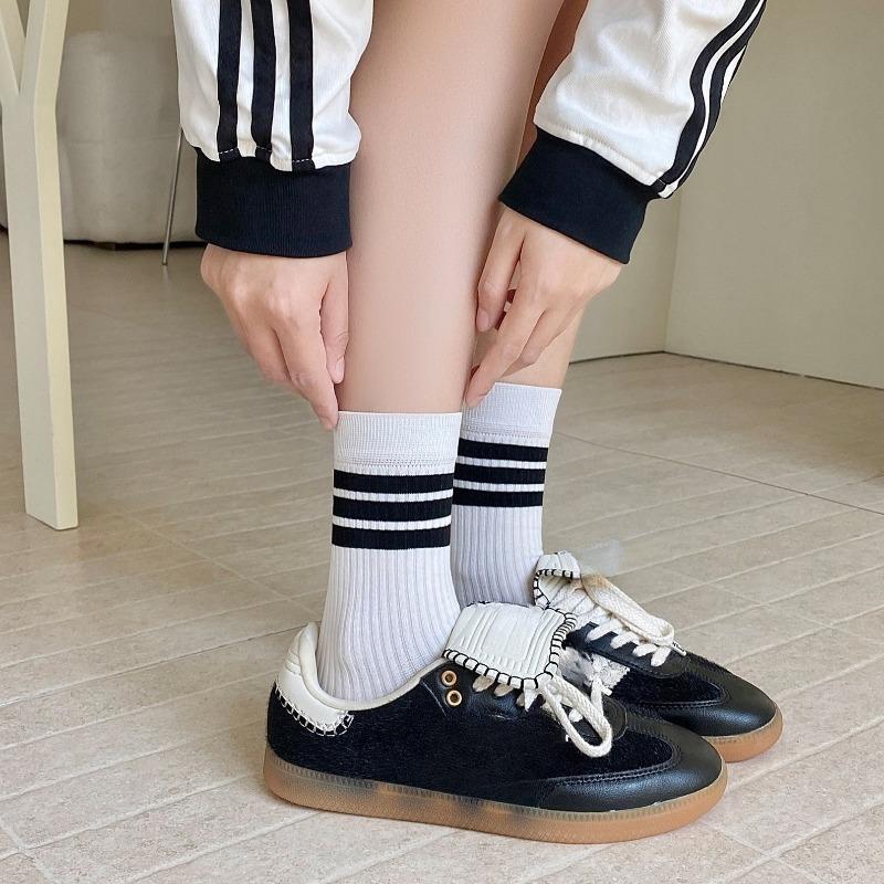 Chaussettes mi-mollet sans bordure à trois rayures pour femmes, Tendance et polyvalente, Chaussettes bouclettes style étudiant, Coton pour l'automne et l'hiver