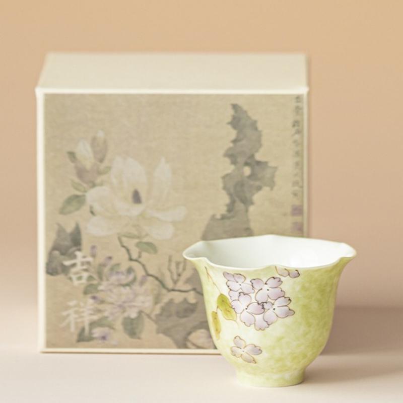 Hand-painted Hydrangea Tea Cup Household Ceramic Kung Fu Tea Set Chinese Master Cup Coaster Teaware Drinkware Kitchen Supplies