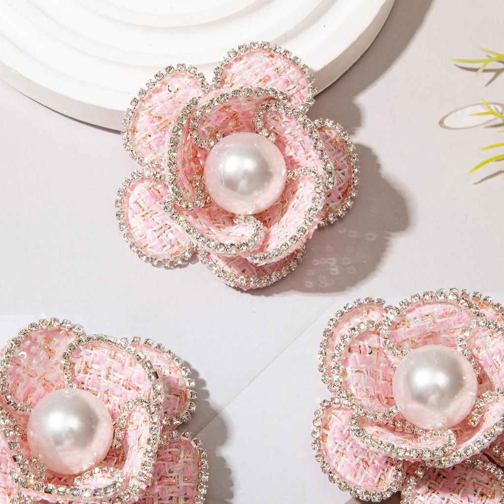 Handmade Korean Camellia Brooch: Elegant Women's Fashion Pin