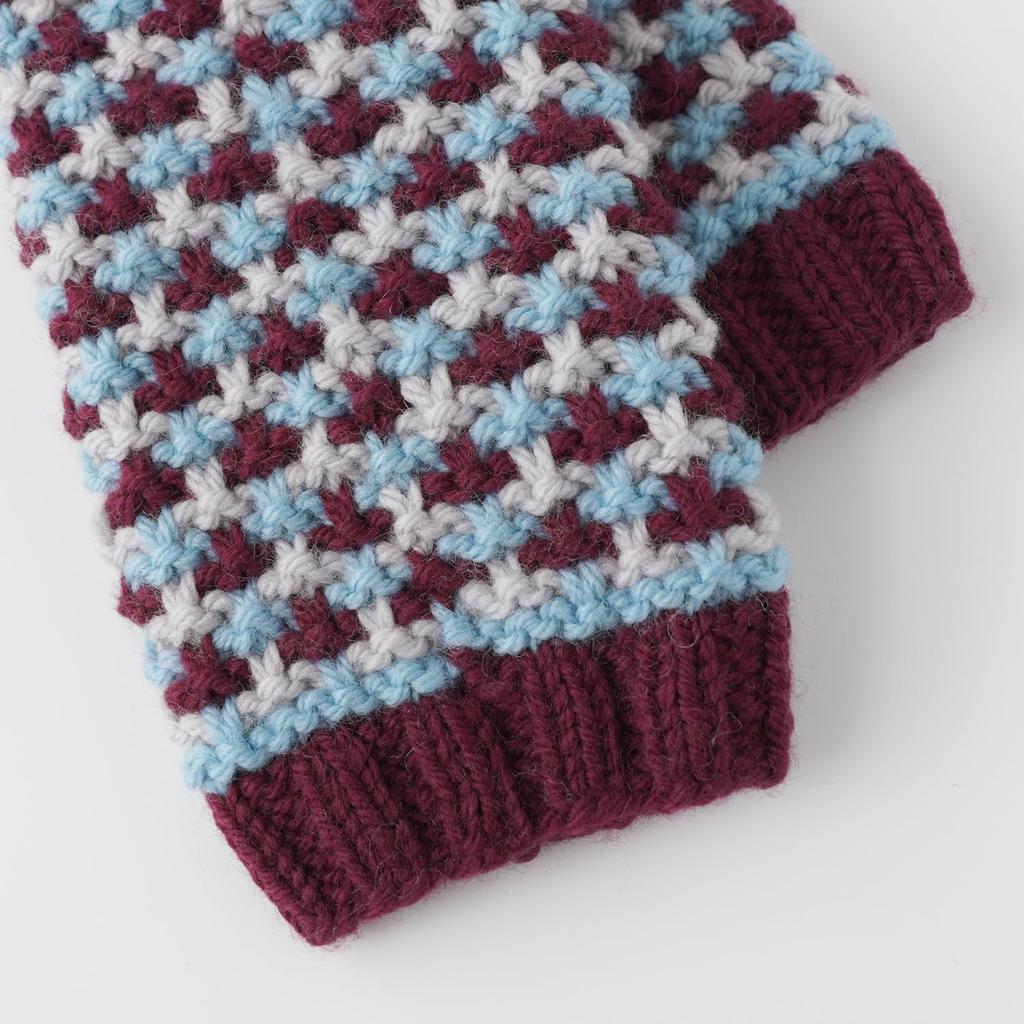 Raw Wool Knitting Kit #3-3 Pull-Up Pattern Hand Warmer Kit