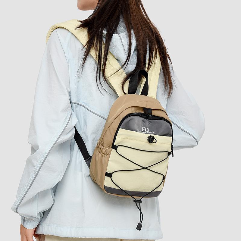 A Simple and Fashionable Commuter Backpack for Women, A Korean-style Small Backpack, and A Casual Small Schoolbag for High School Students