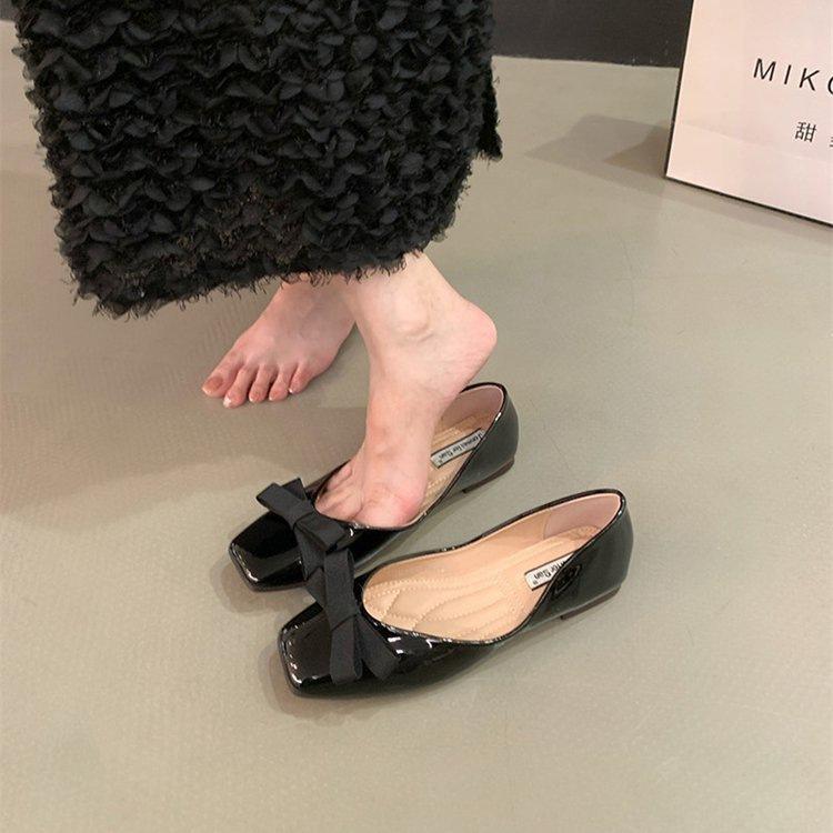 French Flat Heel Soft Leather Bow Light Mouth Square Head Single Shoes Women's 2025 Autumn New Shoes Commuter Versatile Soft Sole Ladyshoes
