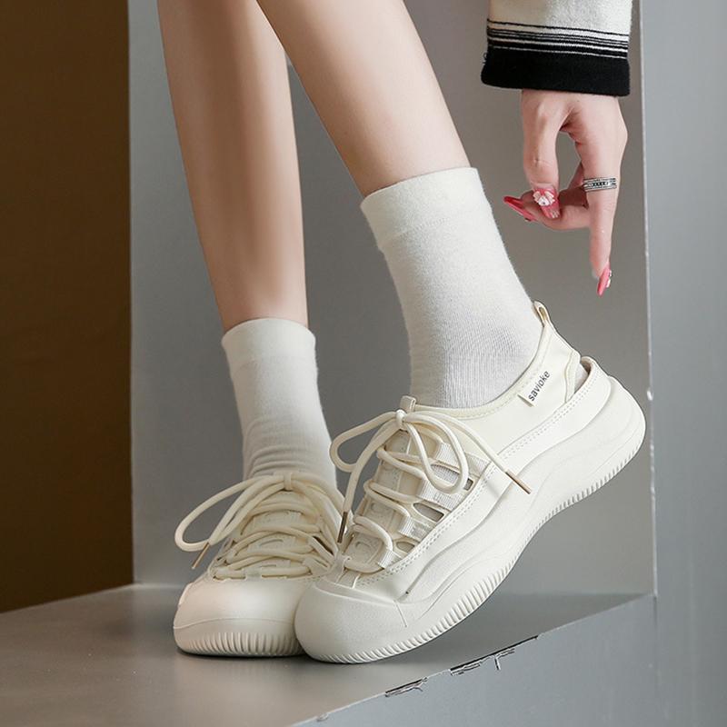 Sandales d'été pour femmes respirantes à semelles compensées Chaussures découpées décontractées Sandales pour femmes Mode et respirantes Chaussures de bonne qualité 35-40