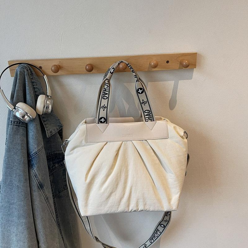 

New Fashi Large Capacity Nyl Top Handle Bags Women Simple Leisure Shoulder Bags Comfortable and Versatile Texture Coach Bag