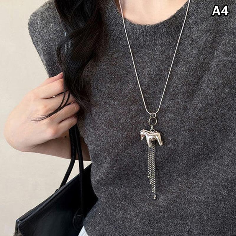 Cartoon-Pferde-Anhänger-Halsketten Für Frauen Damen Pullover-Ketten Verstellbare Lange Seilkette Tägliche Passende Accessoires