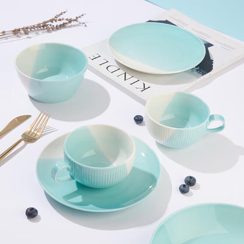 TAYOHYA Azure Glazed Ceramic 18-Piece Dinnerware Set