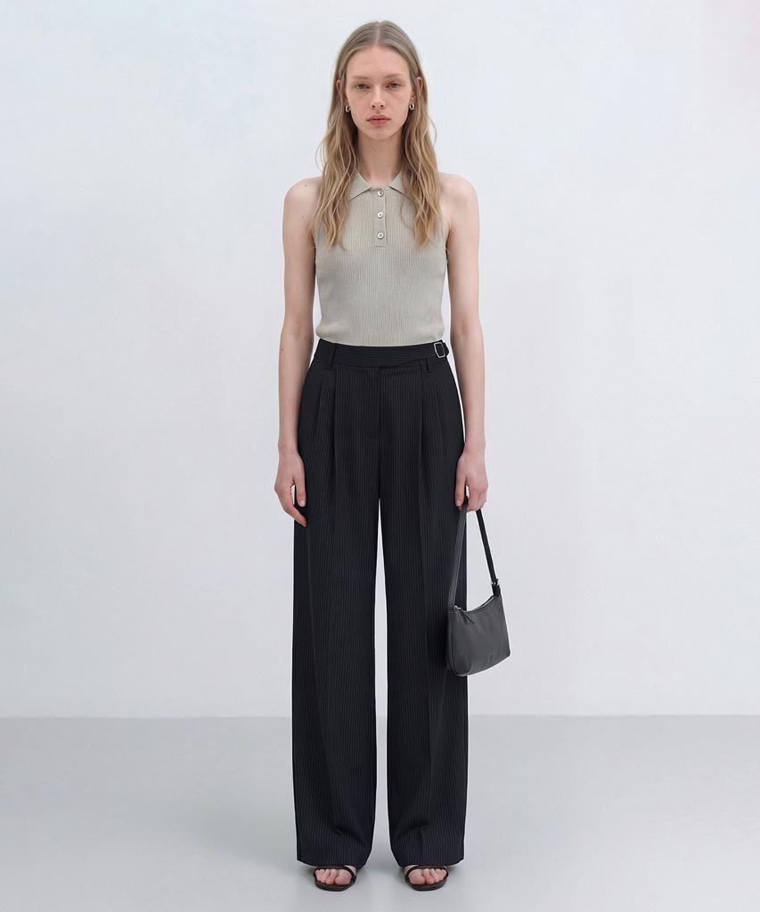 Lugkaeseuteu Brigitte Sleeveless Collar Knit_Beige