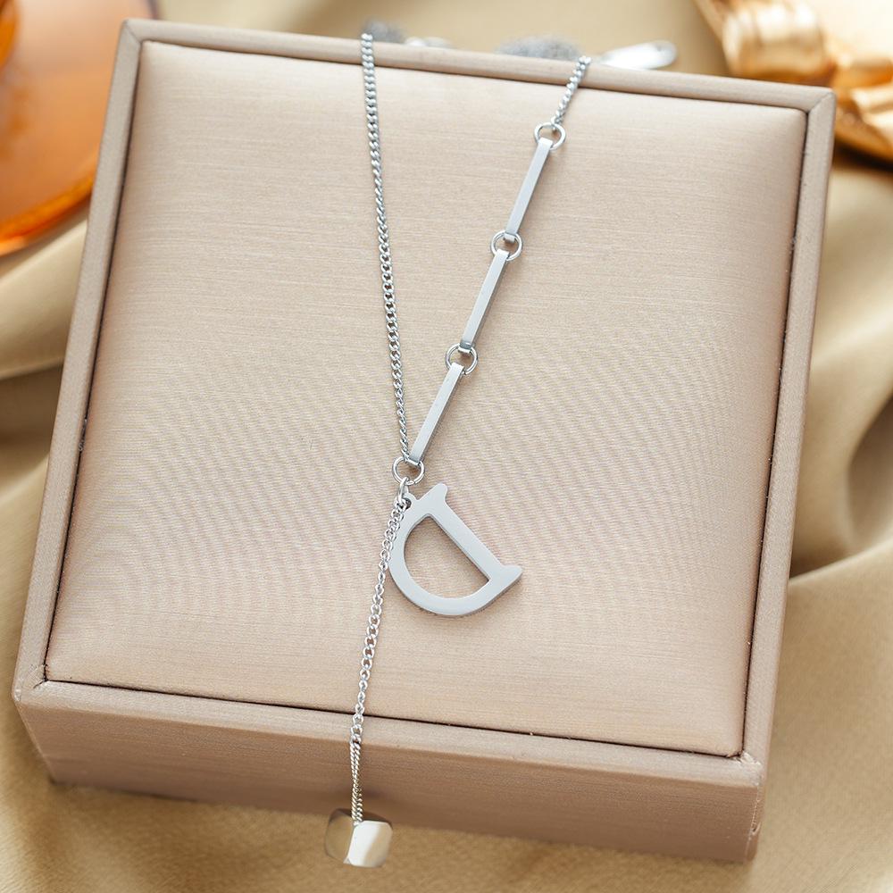 Exquisite 18K Gold-Plated Titanium Steel Necklace - Women's Clavicle Chain Jewelry, Fade-Resistant