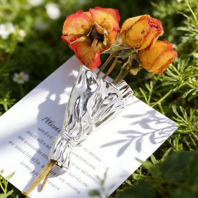 Flower Holder Bouquet Brooch Wearable Vase Brooch Pin Insert Real or Dried Flowers Into Bouquet Pin Accessory for Jackets Dresses Scarves Sweaters