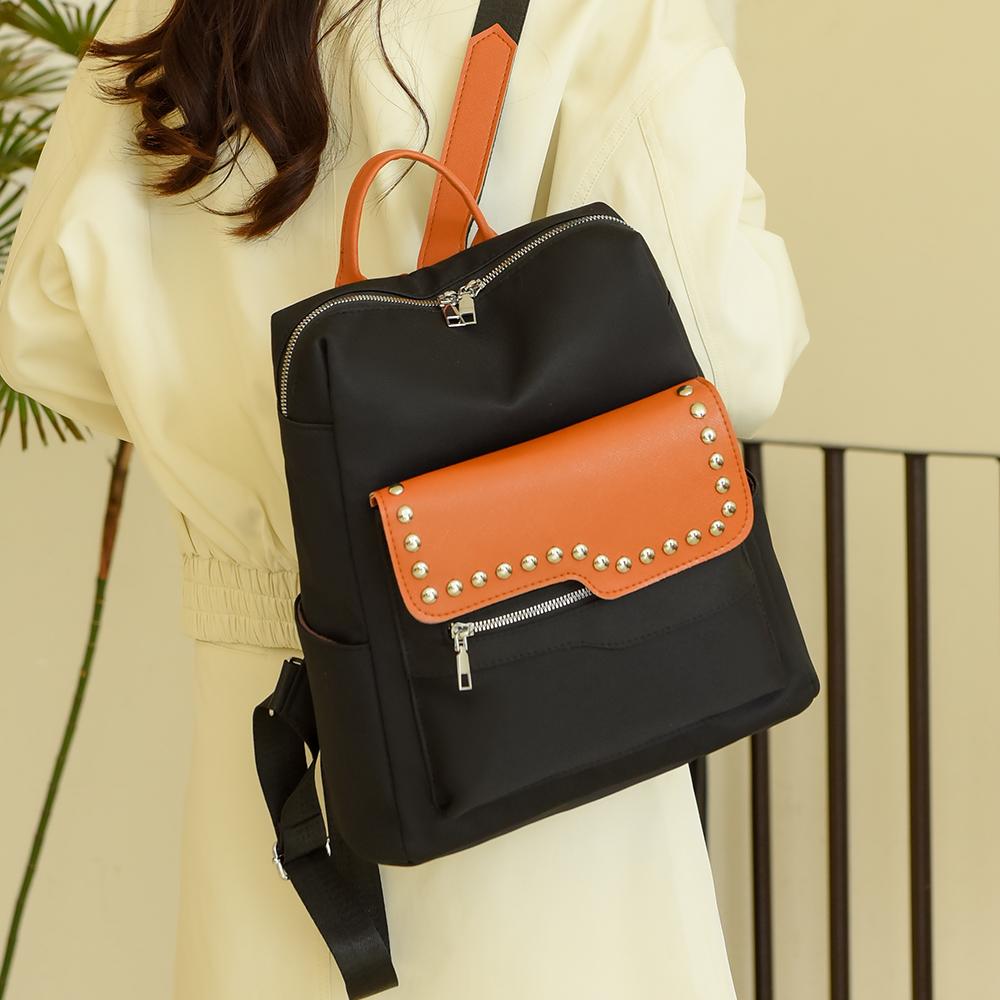 Женский рюкзак с заклепками — фото 17