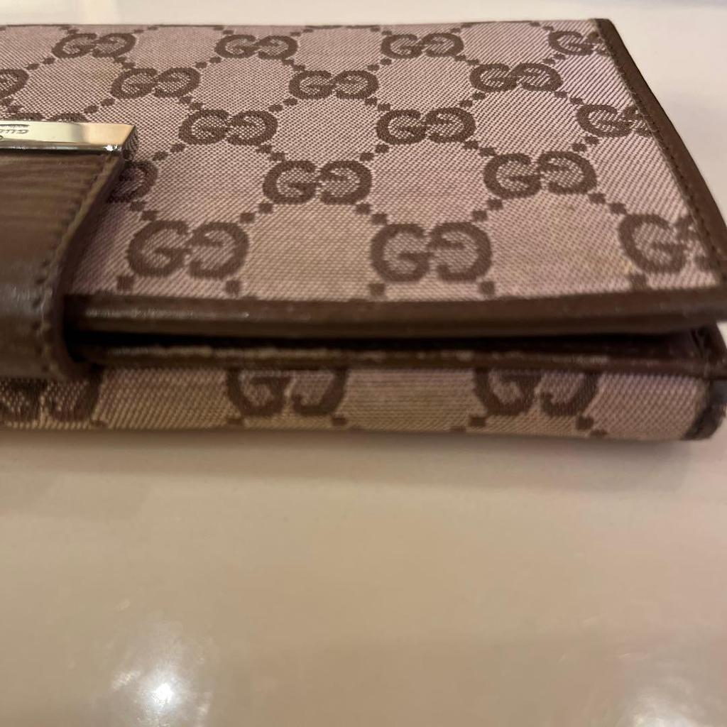 Used Beautiful condition, popular classic GUCCI GG canvas bi-fold long wallet