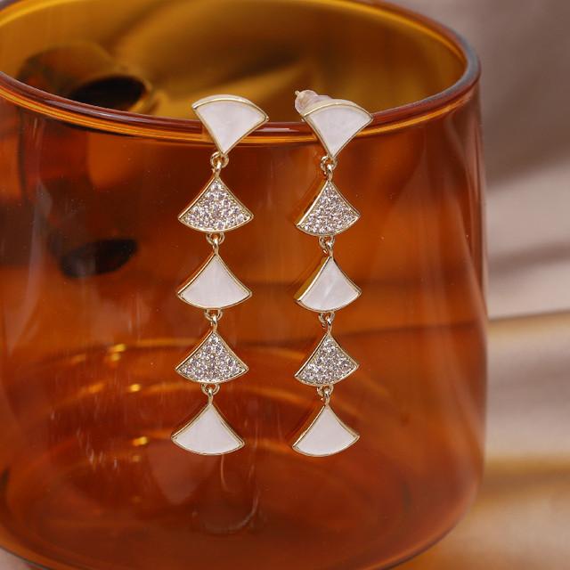 

Длинные веерообразные серьги из акрила с цирконием и гальваническим покрытием из настоящего золота 14 карат, элегантные женские аксессуары для свадебной вечеринки белый