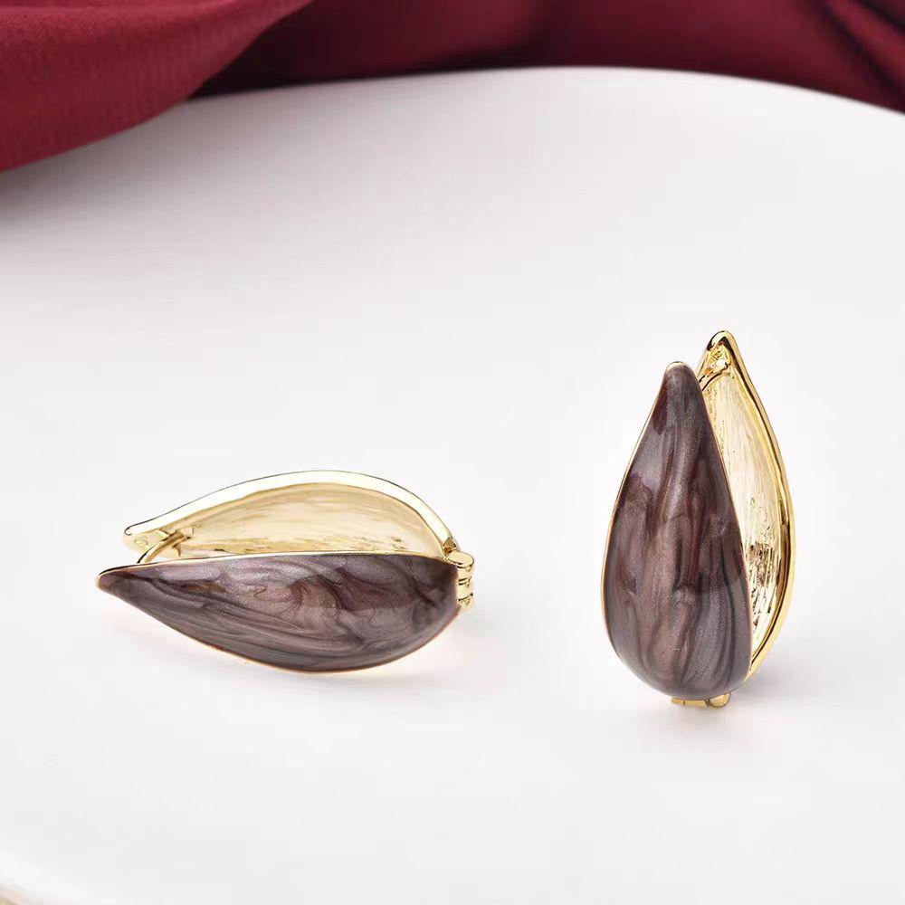 Retro Enamel Teardrop Earrings: Chic, High-End Design with a Unique, Fashionable Appeal for Women