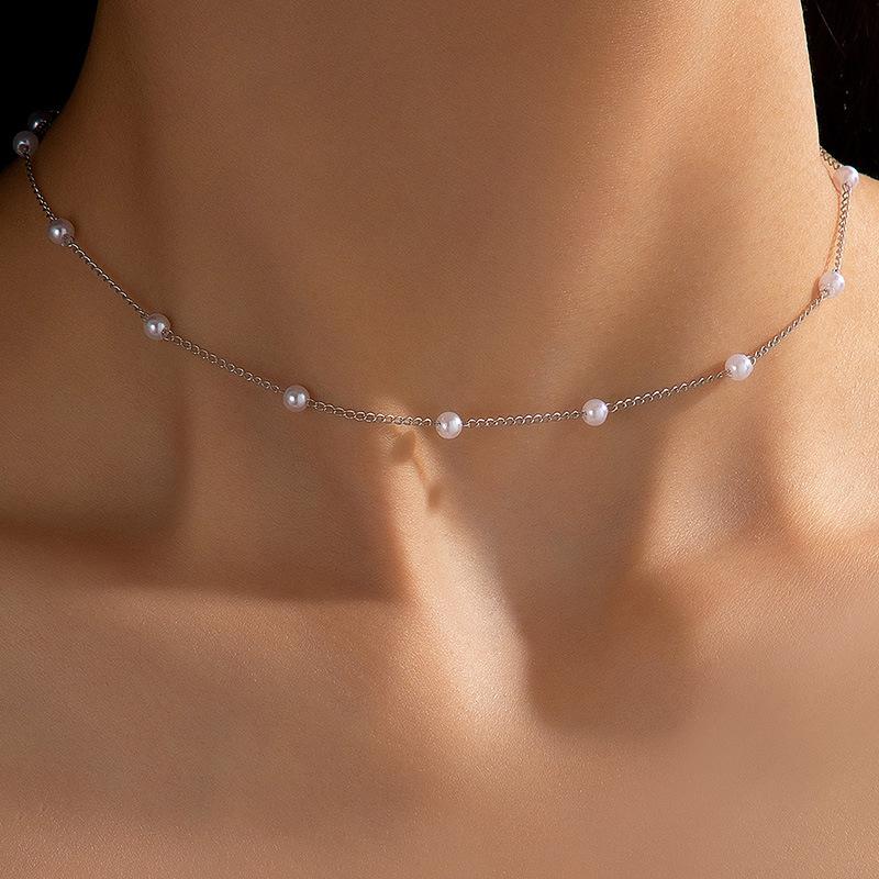 Accessories, fashion discs, simple multi-layer pearl necklaces, beaded love collarbone chains for women