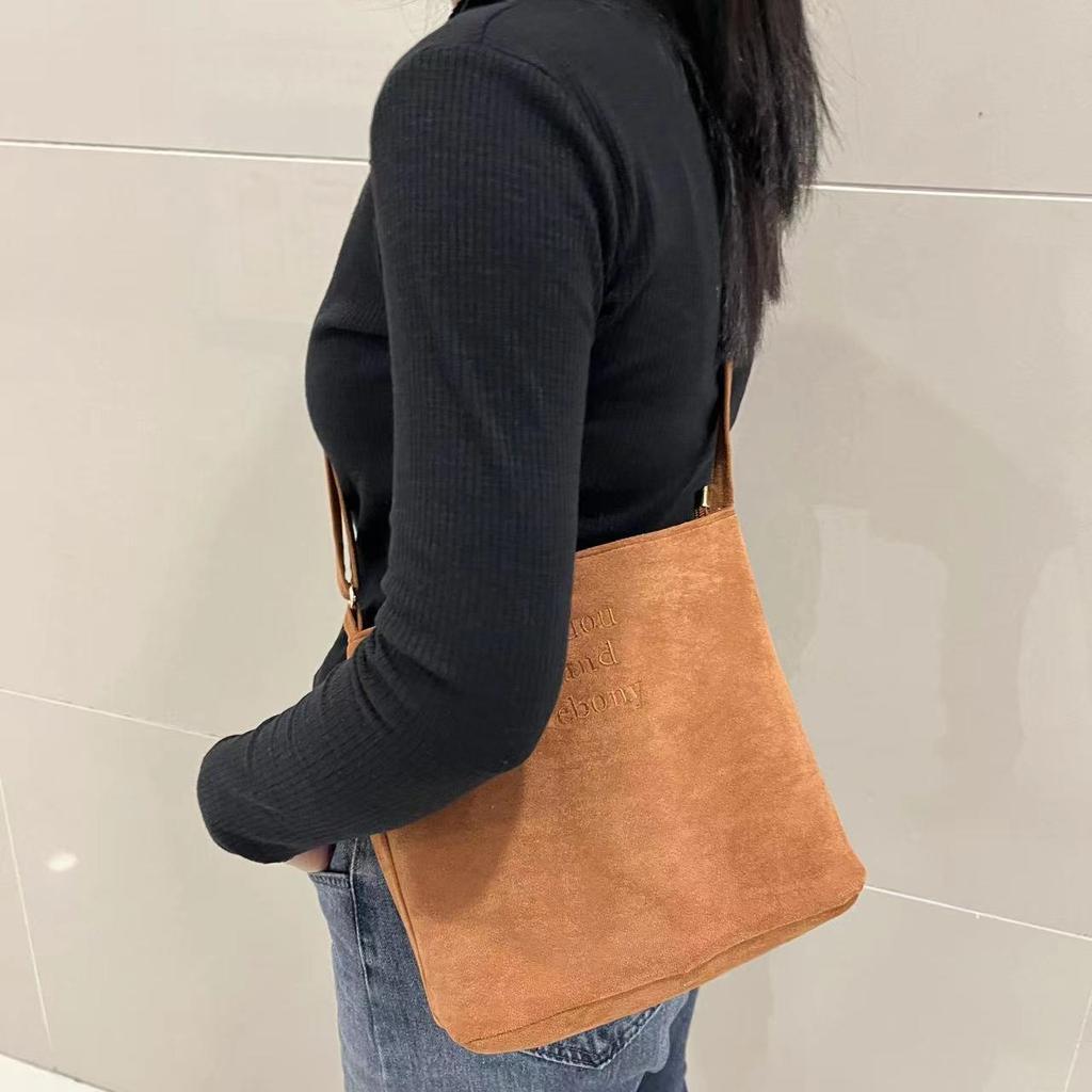 Velvet Shoulder Bag Women'S Bag Maillard Fashion Large Capacity Tote Bag Portable Bucket Bag Women