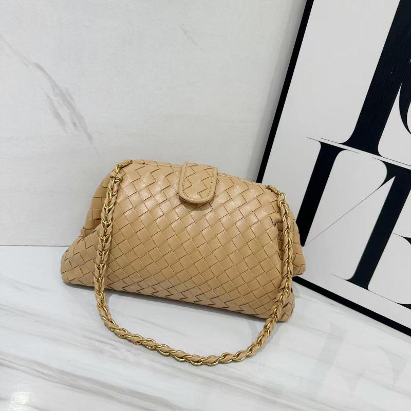 Vintage Classic Clip Chain Bag Cowhide Woven Bag Cloud Bag Underarm Shoulder Dinner Hand Shell Bag