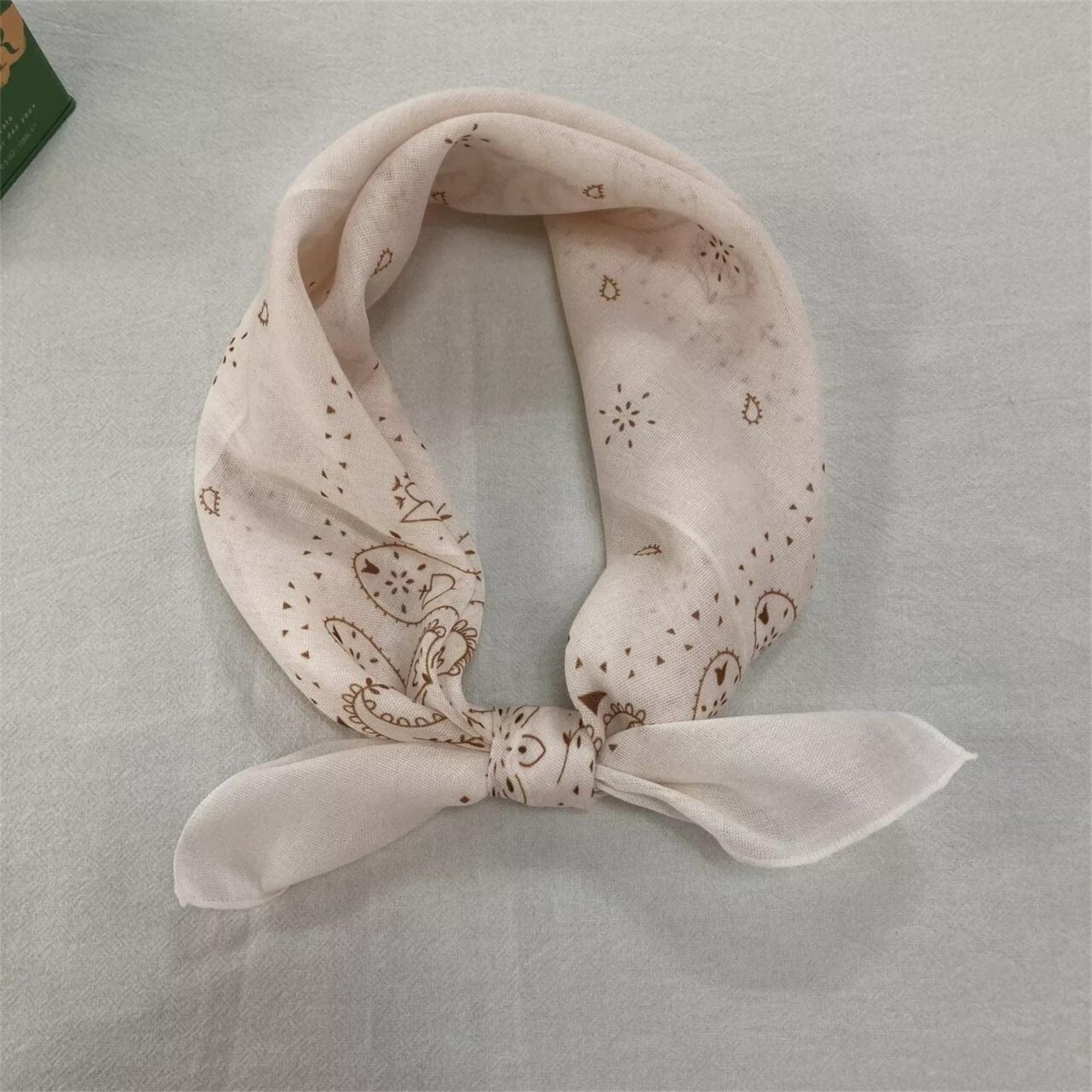 

Multifunctional Outdoor Neck Scarf Fashionable Paisley Pattern Headband Versatile Protective Neck Warmer Sun Shield Bandana for Various Activities One Size