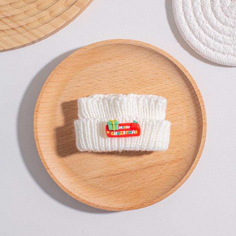 Labubu Christmas Sweater & Accessories Set for All Generations Keychain