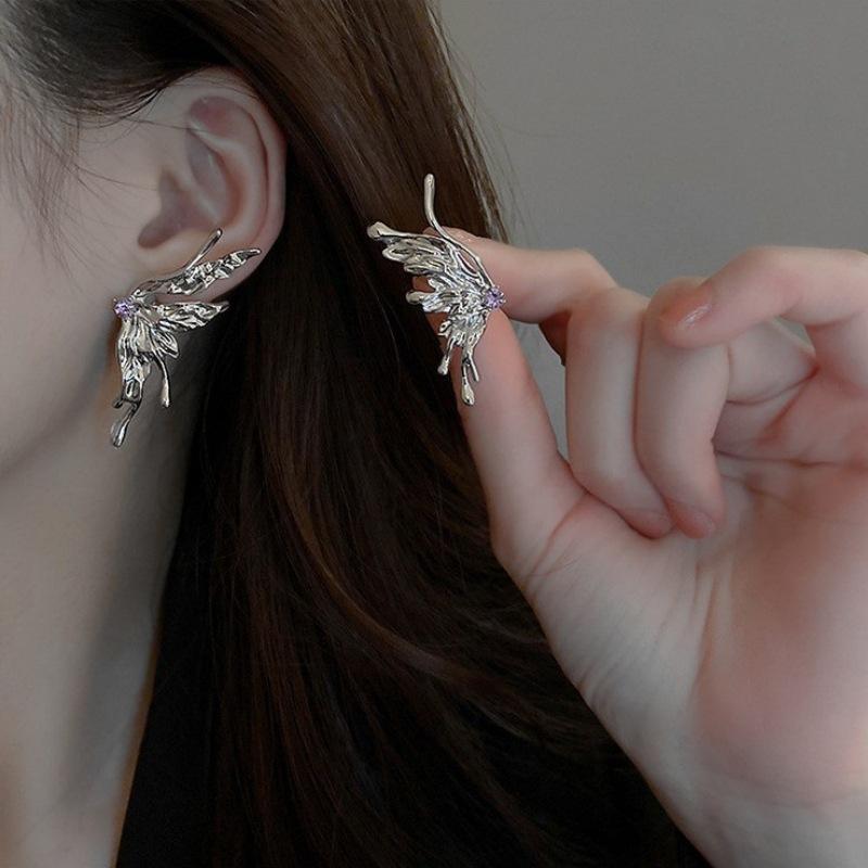 

European and American silver needle metal pleated butterfly earrings women, fashion temperament cold wind stud earrings personalized earrings 925 silver needle