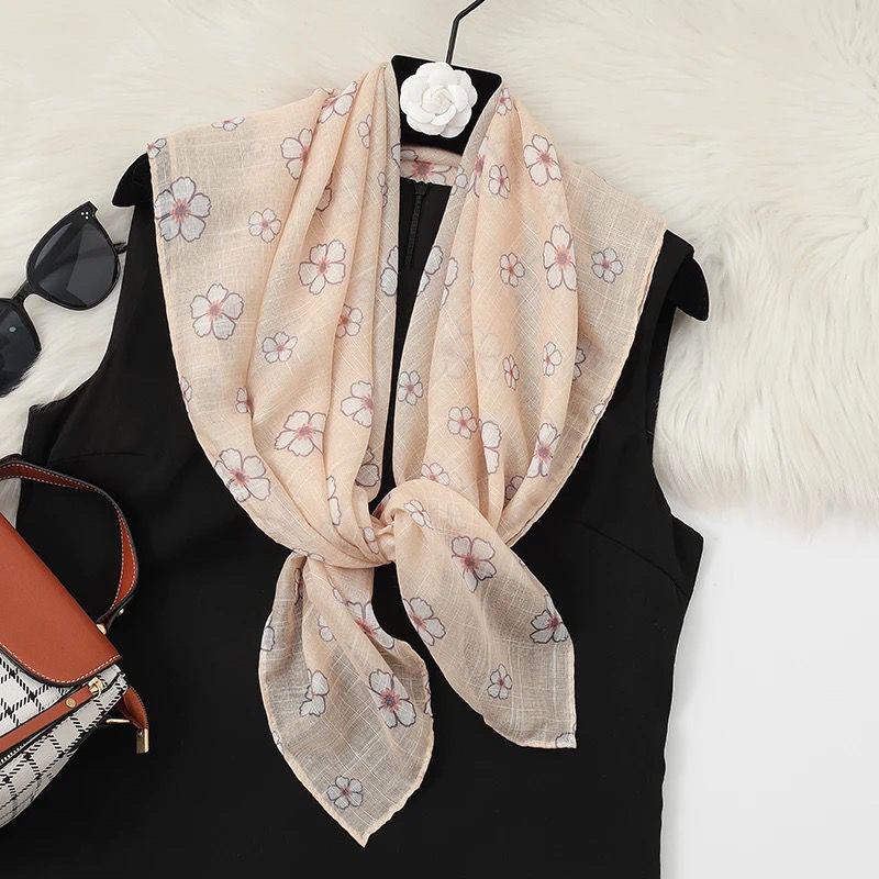 Foulard Leggero in Seta Floreale 90x90 - Sciarpa Decorativa Traspirante per Donna
