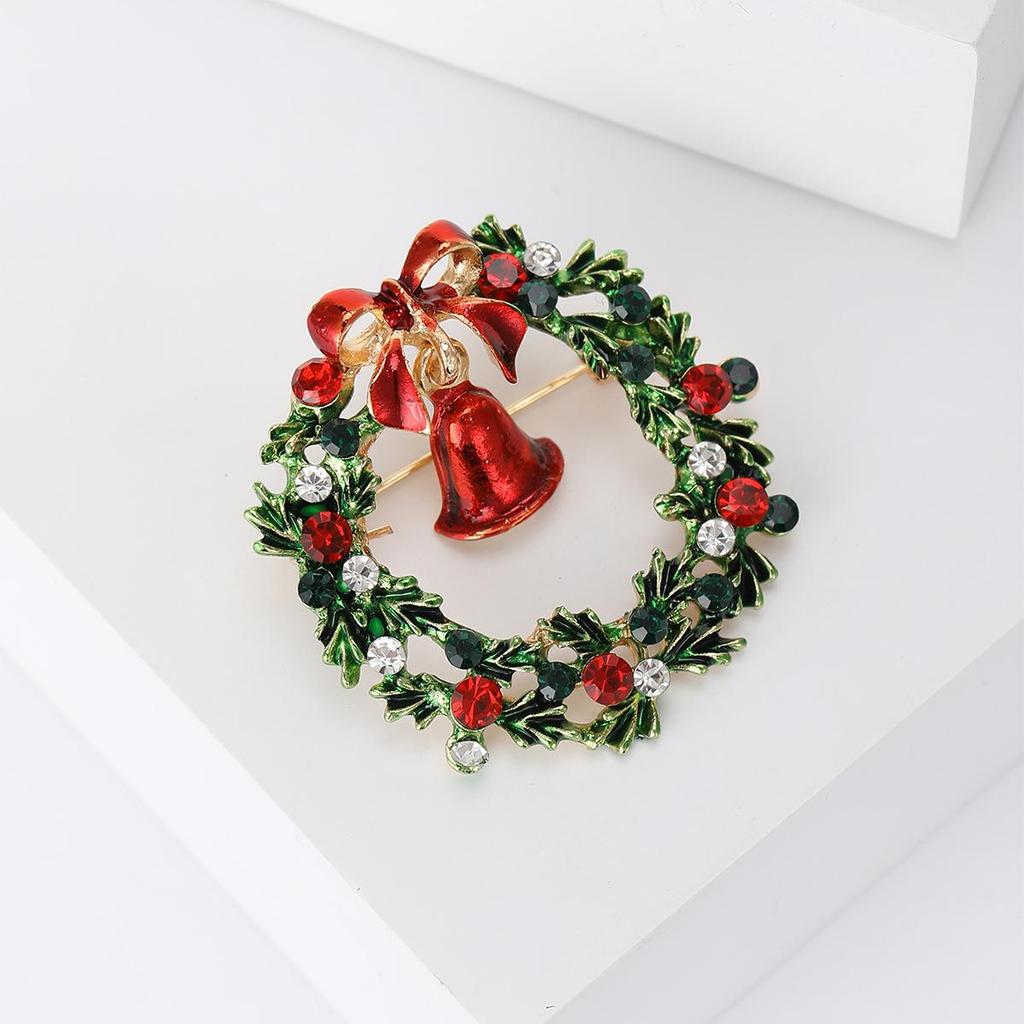 Creative Alloy Enamel Christmas Wreath Brooch for Men and Women - Versatile Lapel Pin for Suits and Cardigans.