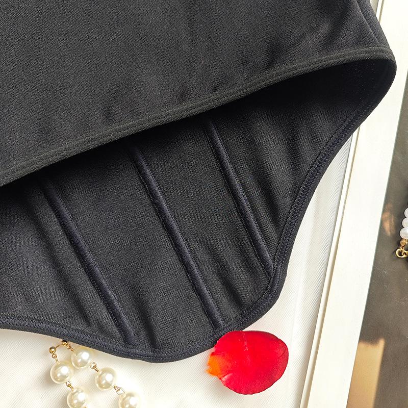 Korsetts, modische und elegante Damenbekleidung